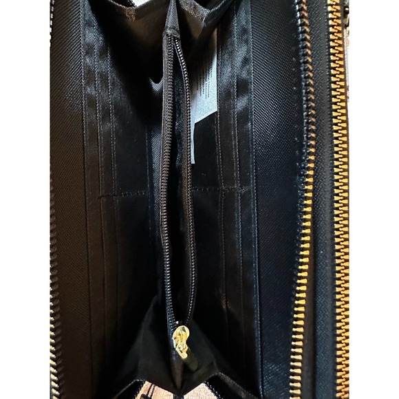 Vera New York Crossbody Wallet, NWT - Picture 8 of 12